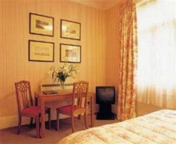 Astons Apartments London Ruang foto