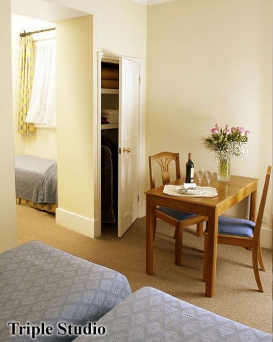 Astons Apartments London Ruang foto